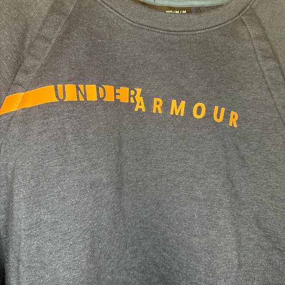 Under Armor Crewneck Women’s Medium - Picture 5 of 6
